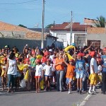 Carnaval da EMEI Maria Clara Machado envolve comunidade do Santos Dumont - Comunidade do Stos Dumont participa da festa