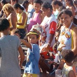 Carnaval da EMEI Maria Clara Machado envolve comunidade do Santos Dumont - Comunidade do Stos Dumont participa da festa