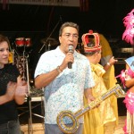 Prefeito abre Carnaju 2004 com a entrega da chave da cidade ao Rei Momo e à Rainha da festa -