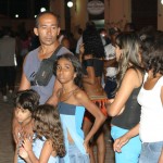 Tranqüilidade e presença de famílias inteiras marcam a primeira noite do Carnaju 2004 - Famílias prestigiaram abertura da festa