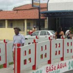Emurb conclui construção de passarelas no conjunto Augusto Franco - Tráfego de pedestres foi facilitado