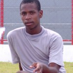 Comunidades da zona Norte desfrutam de bons campos de futebol para a prática do esporte - Fotos: Wellington Barreto