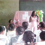 Secretária de Educação recebe homenagem em escola municipal - Fotos: Walter Martins