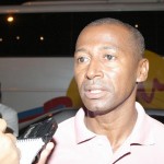 Moradores do conjunto Orlando Dantas comemoram a “nova” avenida Gasoduto - Fotos: Márcio Dantas