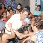 Moradores do conjunto Orlando Dantas comemoram a “nova” avenida Gasoduto - Fotos: Márcio Dantas
