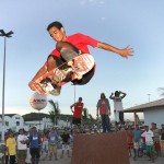 Cerca de 200 jovens participaram de atividades esportivas na orla do Industrial - Fotos: Márcio Dantas