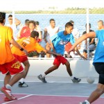 Cerca de 200 jovens participaram de atividades esportivas na orla do Industrial - Fotos: Márcio Dantas