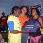 Alunos da Casa do Gari recebem Kit do programa “Brasil Alfabetizado” - Fotos: Walter Martins