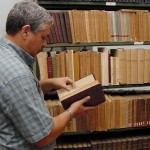 Expedreiro visita IHGS e faz doações de livros para a Biblioteca Clodomir Silva - Foto: Márcio Garcez