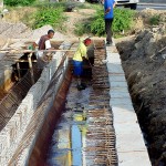 Construção de galeria de concreto irá evitar alagamentos na Atalaia e Coroa do Meio - Fotos: Márcio Garcez