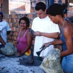 Prefeitura de Aracaju oferece cursos profissionalizantes a moradores do bairro Industrial - Produção de artesanato