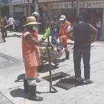 Calçadões do Centro de Aracaju recebem cuidados diariamente - Serviço de limpeza nos calçadões é permanente