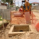 Ruas da Atalaia e Coroa do Meio recebem serviços de drenagem e pavimentação - Serviços executados pela Emurb