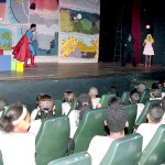 Crianças e adolescentes do Peti vão ao teatro - Fotos: Fátima Duarte