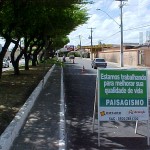 Serviços de podação de árvores nas avenidas Hermes Fontes e Gentil Tavares - Sinalização previne acidentes no trânsito