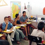 Crianças e jovens do bairro Industrial participam de curso na área de guia de turismo - Fotos: Márcio Garcez