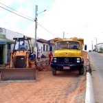 Avenida Santa Gleide recebe serviços de drenagem e colocação de nova subbase - Fotos: Wellington Barreto
