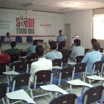 Novos condutores de veículos do Samu estão recebendo capacitação - Aula no auditório da SMS