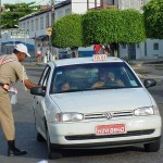 Blitz educativa da SMTT orienta pedestres e motoristas - Fotos: Lindivaldo Ribeiro