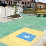 Moradores aguardam ansiosos pela inauguração da praça do Santa Maria - Fotos: Márcio Garcez