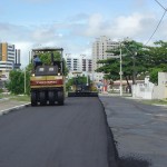 Emurb inicia pavimentação da avenida Pedro Paes Azevedo - Recuperação da avenida