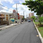 Emurb recupera o asfalto da avenida Professor Acrísio Cruz - Pavimentação na avenida Acrísio Cruz