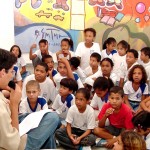 Projeto “Contação de Histórias” leva escritor para a Clodomir Silva - O escritor Gustavo Aragão conta uma de sua histórias