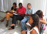 Prefeitura e conselheiros buscam fortalecer atendimento a criança e adolescente em Aracaju - Secretária em reunião com conselheiros