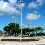 Emurb executa serviços na segunda parte da praça da avenida Tancredo Neves  - Fotos: Wellington Barreto