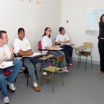 Funcionários do município vão aprender a Linguagem Brasileira de Sinais  - Fotos: Márcio Garcez