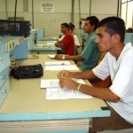 Cursos profissionalizantes do Projeto de Trabalho Técnico Social da Prefeitura têm início hoje - Alunos do curso de eletrônica básica