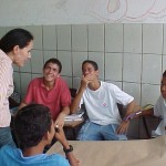 Secretaria de Saúde realiza trabalho educativo no Santa Maria - Diálogo franco com os alunos