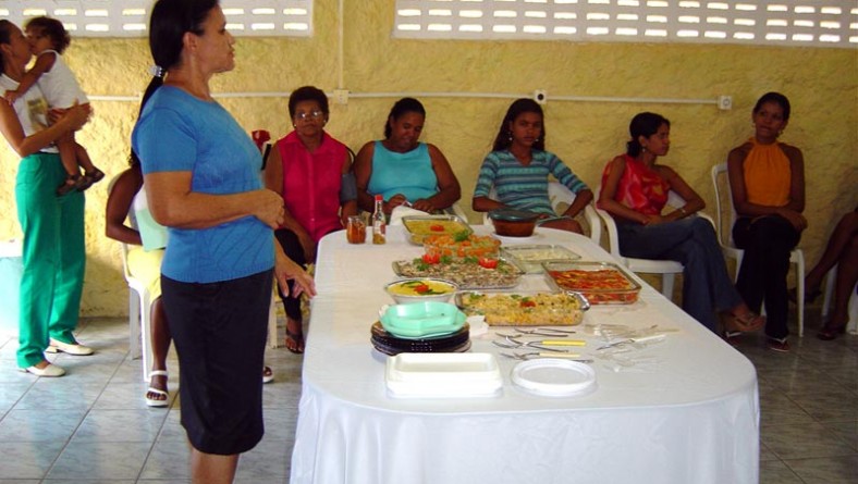Curso de culinária regional é concluído por mulheres do bairro Coroa do Meio