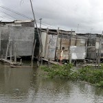 Famílias que habitam em palafitas na Coroa do Meio estão ansiosas pela mudança de vida - Fotos: Márcio Garcez