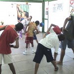 Centro de Convivência do Adolescente começa o ano com atividades esportivas - Aula de alongamento