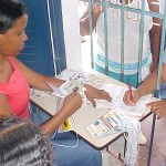 Emsurb entrega crachás de identificação aos comerciantes que vão trabalhar no PréCaju - Indentificação é obrigatória na festa