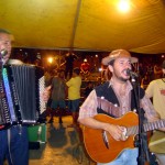 Fábio de Estância faz sucesso no projeto Freguesia na praça Tobias Barreto -