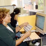 Passe escolar volta a ser comercializado pela SMTT - Foto: Lindivaldo Ribeiro