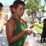 Começa troca de alimentos por ingressos nas arquibancadas do PréCaju 2005 - Fotos: Wellington Barreto
