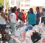 Campanha Alegria 100 Fome Zero esgota ingressos para a noite de sábado do PréCaju - Posto de troca no Centro de Aracaju