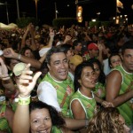 Prefeito Marcelo Déda curte o PréCaju no bloco Cerveja & Cia - Foto: Márcio Dantas