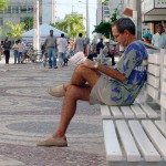 Prefeitura conclui instalação de assentos nos calçadões do Centro comercial - Fotos: Márcio Garcez
