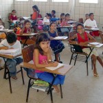 Prefeitura promoverá colônia de férias para crianças carentes - Crianças em sala de aula