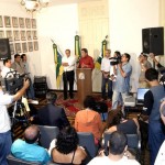 Prefeito assina lei que deflagra processo de licitação do transporte coletivo em Aracaju - Fotos: Márcio Dantas