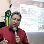 Prefeito assina lei que deflagra processo de licitação do transporte coletivo em Aracaju - Fotos: Márcio Dantas