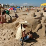 Esculturas na areia da Atalaia homenageiam o sesquicentenário da capital - Fotos: Silvio Rocha