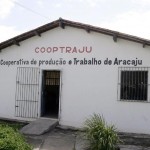 Trabalho da Cooperativa de costureiras da Coroa do Meio abrange produção de uniformes para servidores municipais - Fotos: Márcio Garcez