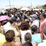 Prefeito Marcelo Déda leva alimentos arrecadados durante o PréCaju aos sertanejos - Fotos: Márcio Dantas