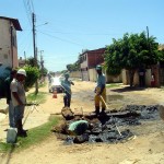 Emurb trabalha na prevenção de alagamentos na Coroa do Meio - Fotos: Meme Rocha