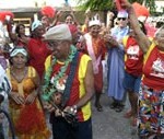 Idosos do São Conrado assistidos pela Semasc participam de baile de carnaval - Fotos: Silvio Rocha